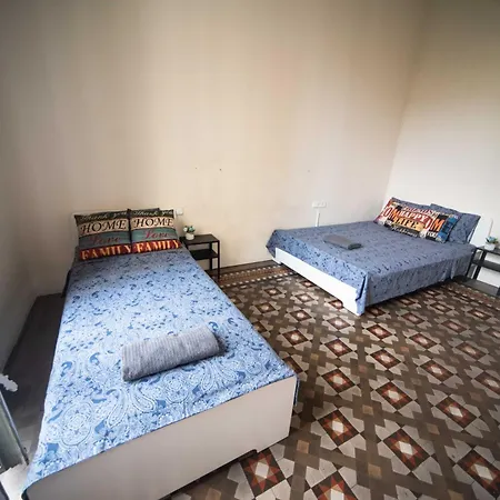 Hostel Oasis - Urquinaona1 Barcelona
