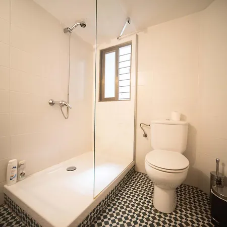 Hostel Oasis - Urquinaona1 Barcelona